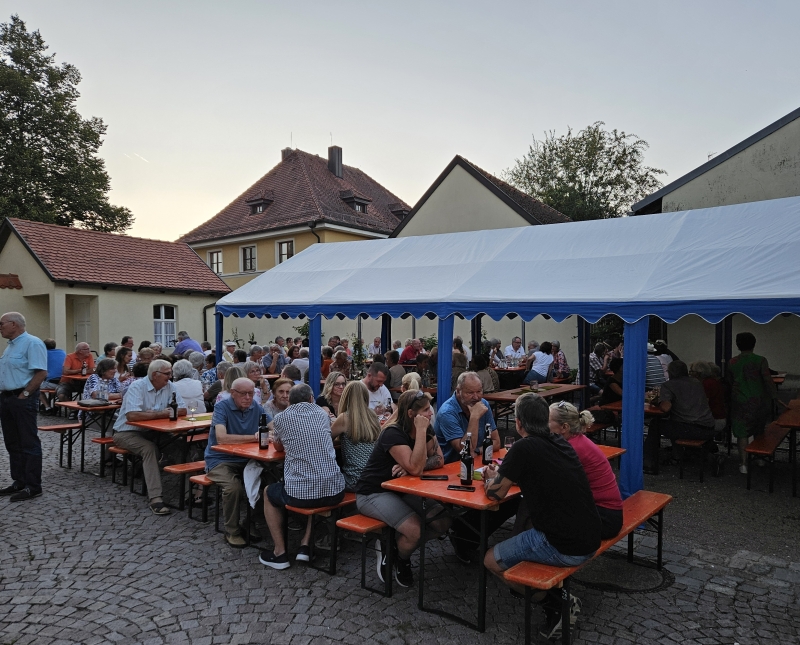 20240907 weinfest gaeste1