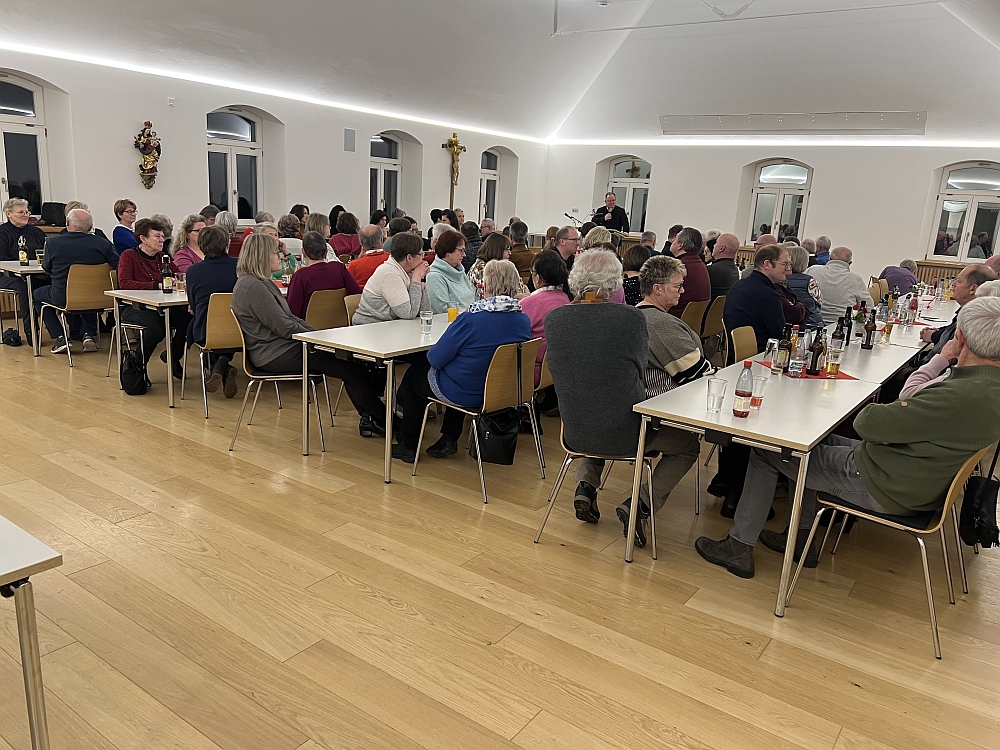 Dankeschoen Essen im Pfarrsaal